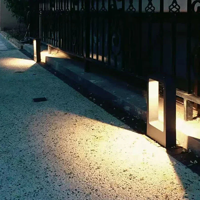 Buitenlamp TerraLuxe met Robuuste Behuizing en Laag Verbruik – De Sfeervolle