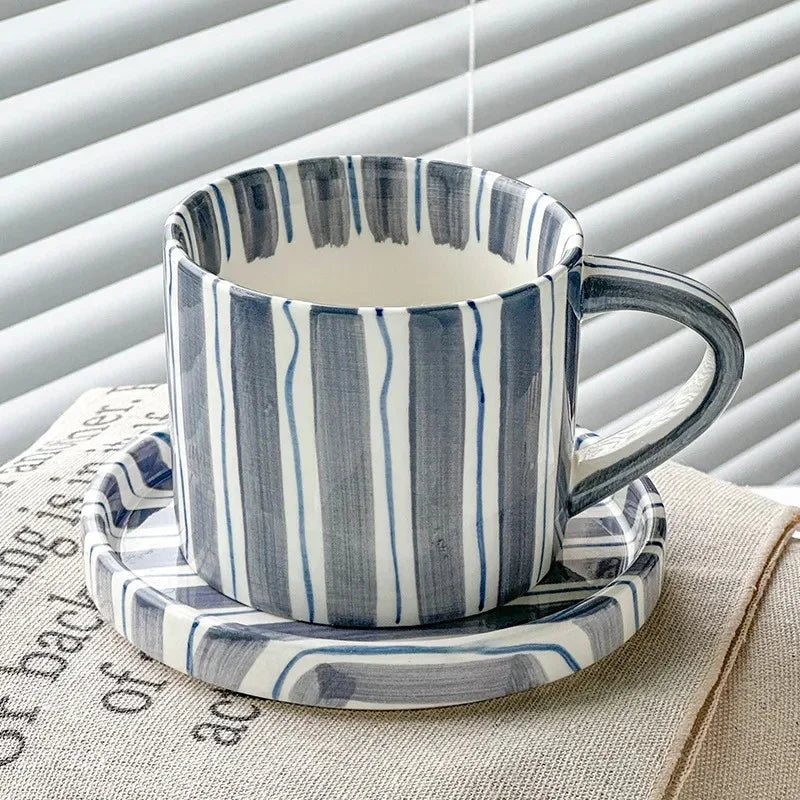 Gestreepte Retro Koffiemok met Schotel - Handgeschilderd Porselein