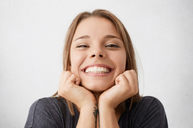 Smile Lens – Verstelbare Witte Tandprothese voor Directe Glimlachcorrectie