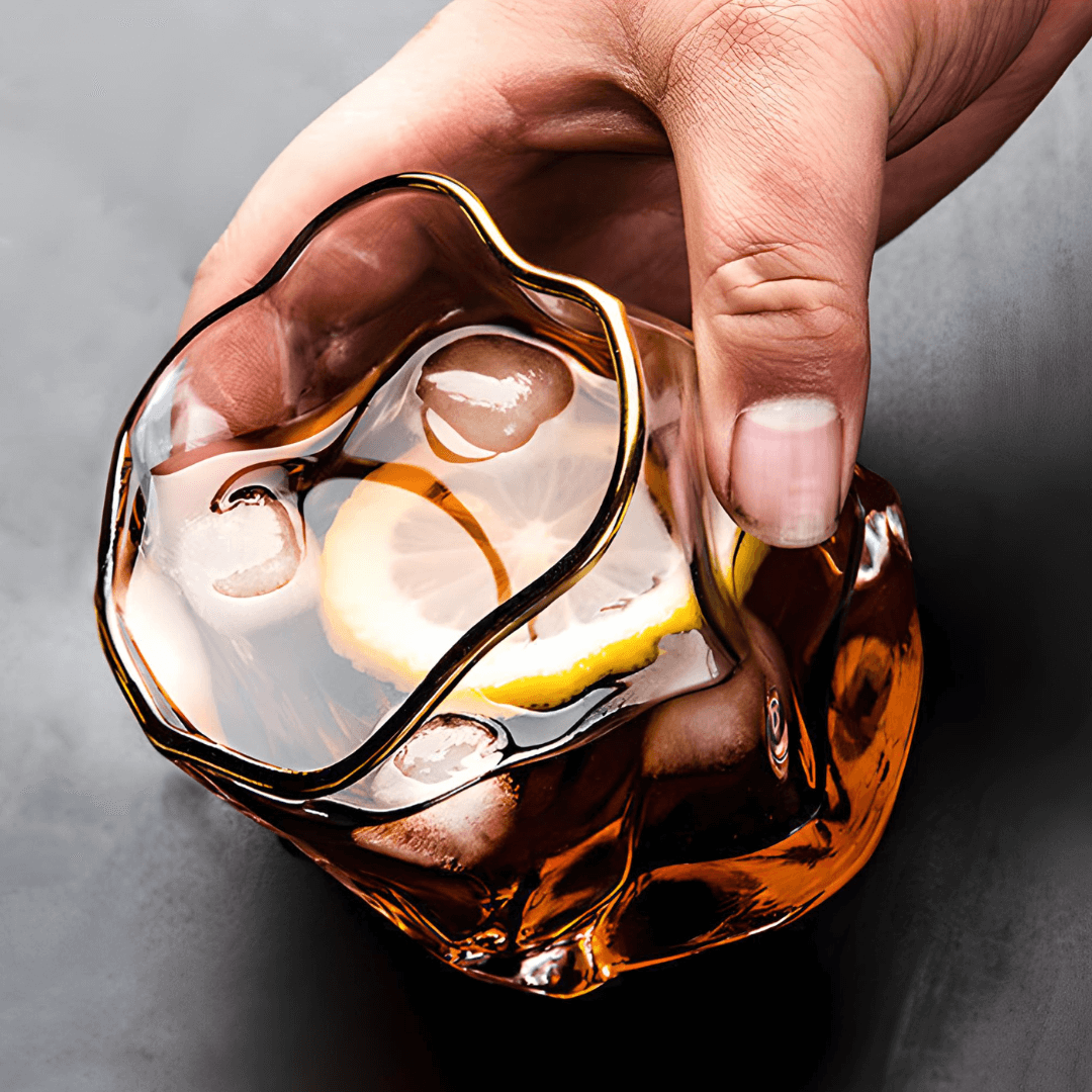 Japans Kristallen Whiskyglas met Goudaccent – Premium Reliëfstructuur