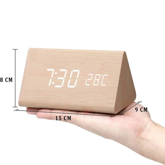 Digitale Houten Wekker – Moderne Technologie met Tijdloos Houtdesign