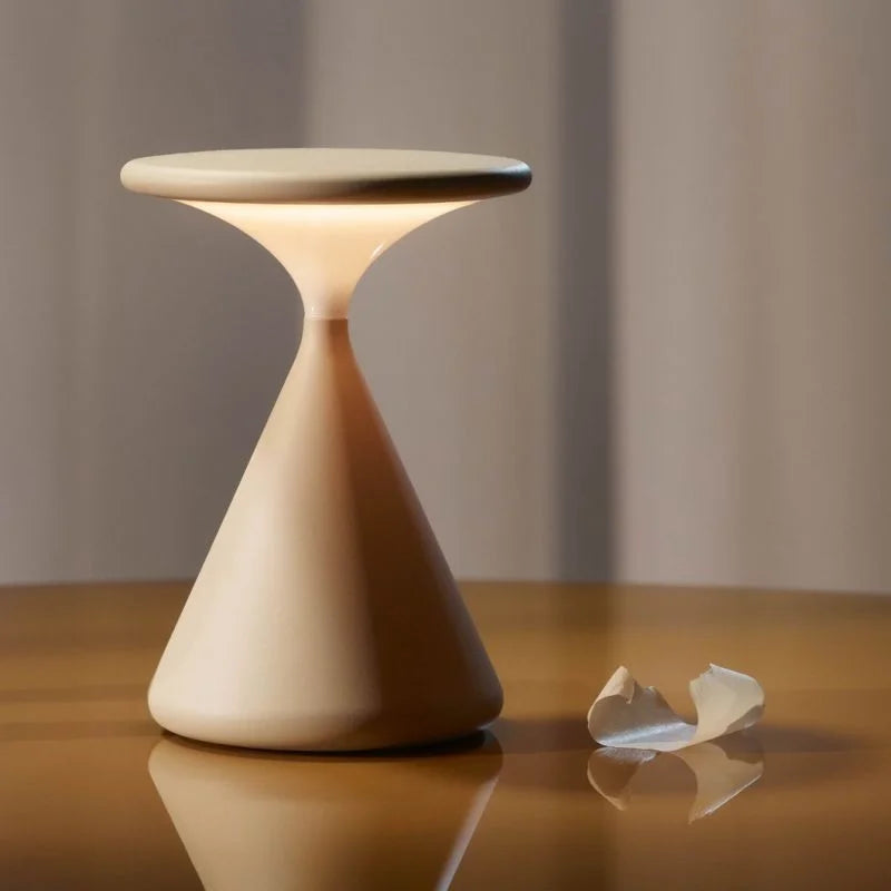 Draadloze Tafellamp met Dimbare LED – Zandloperdesign
