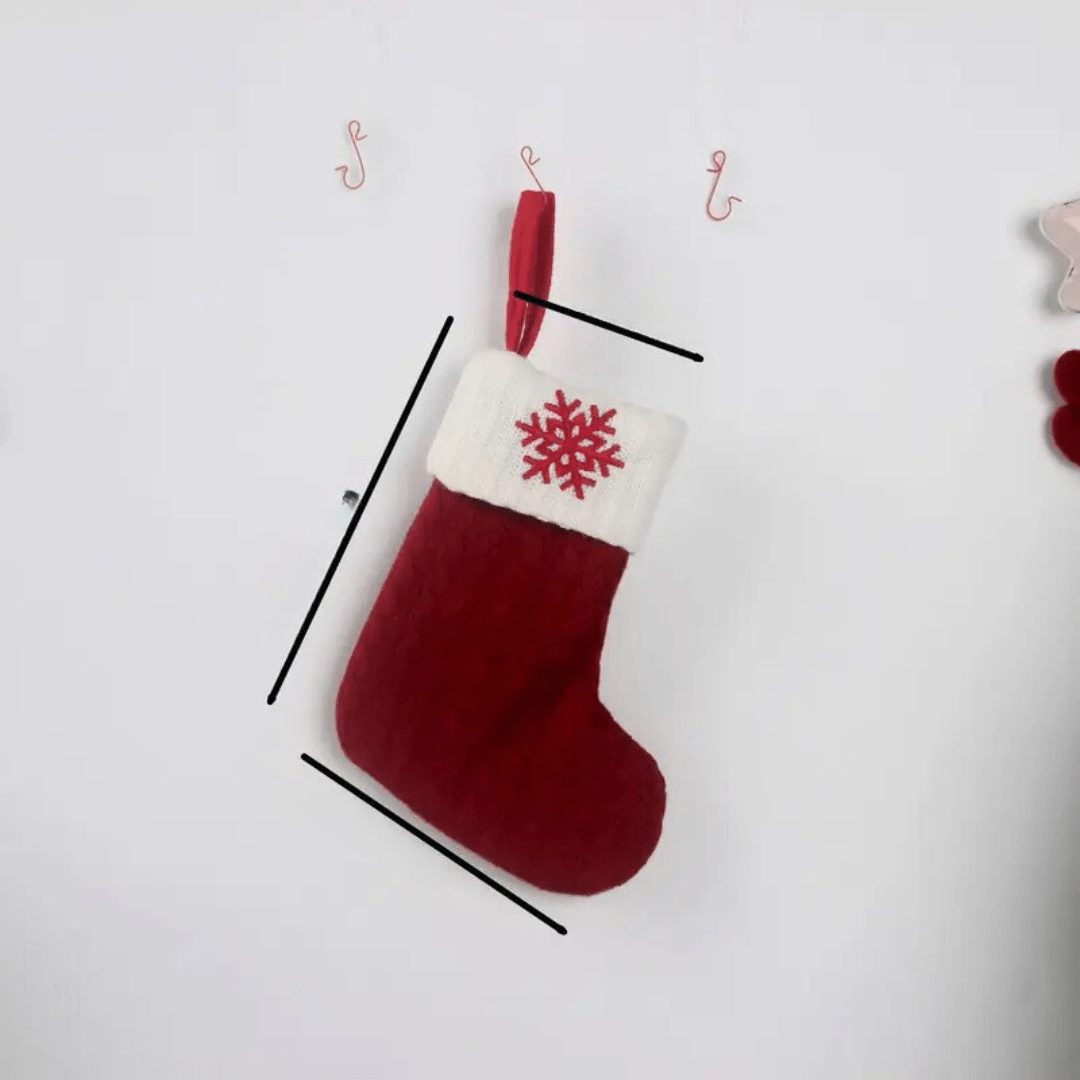 LetterJoy Gepersonaliseerde Kerstsok – Stoffen Kerstdecoratie met Initialen en Klassiek Ontwerp