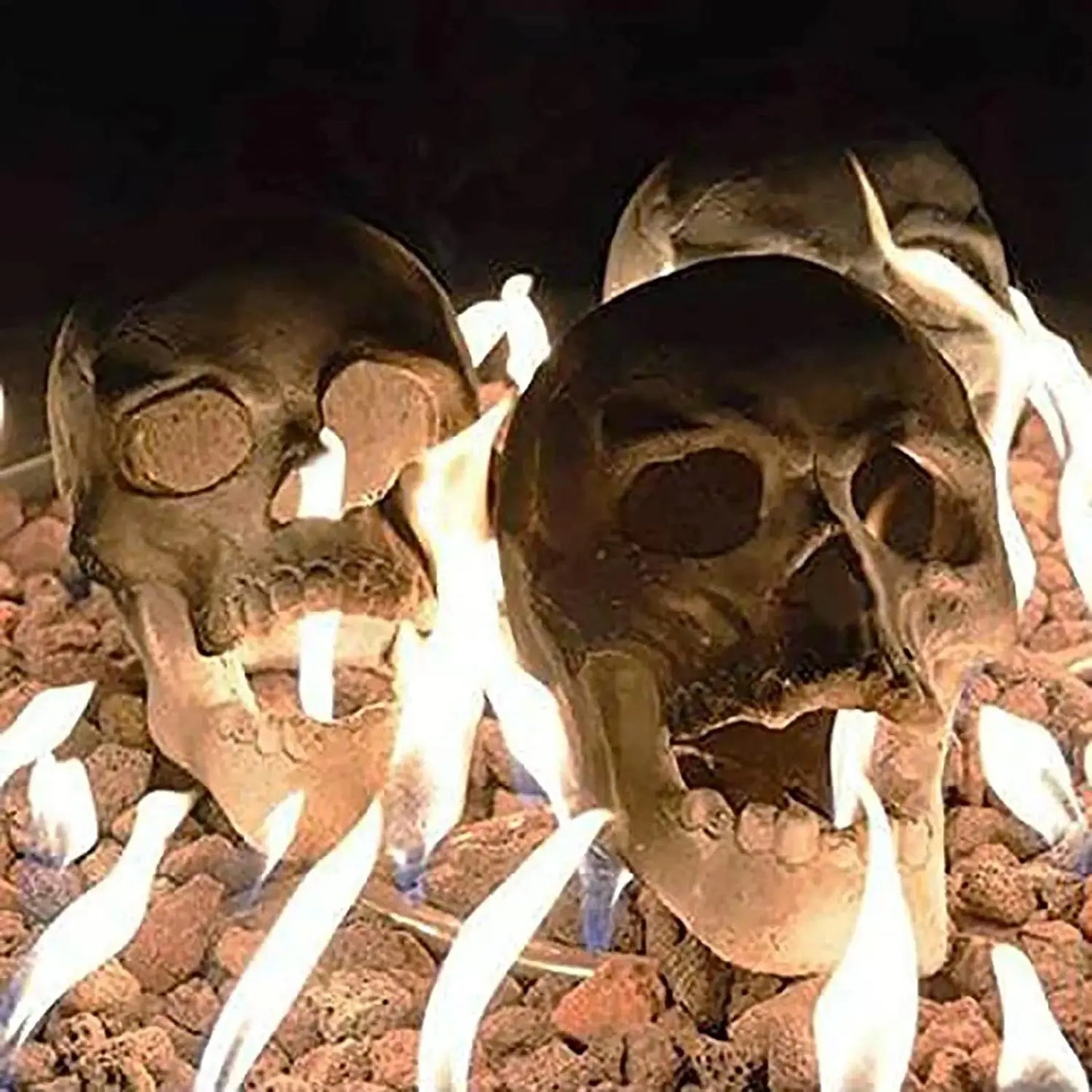 SkullFire Ornament – Vuurvast Schedelbeeldje van Hars voor Gothic & Halloween Decoratie