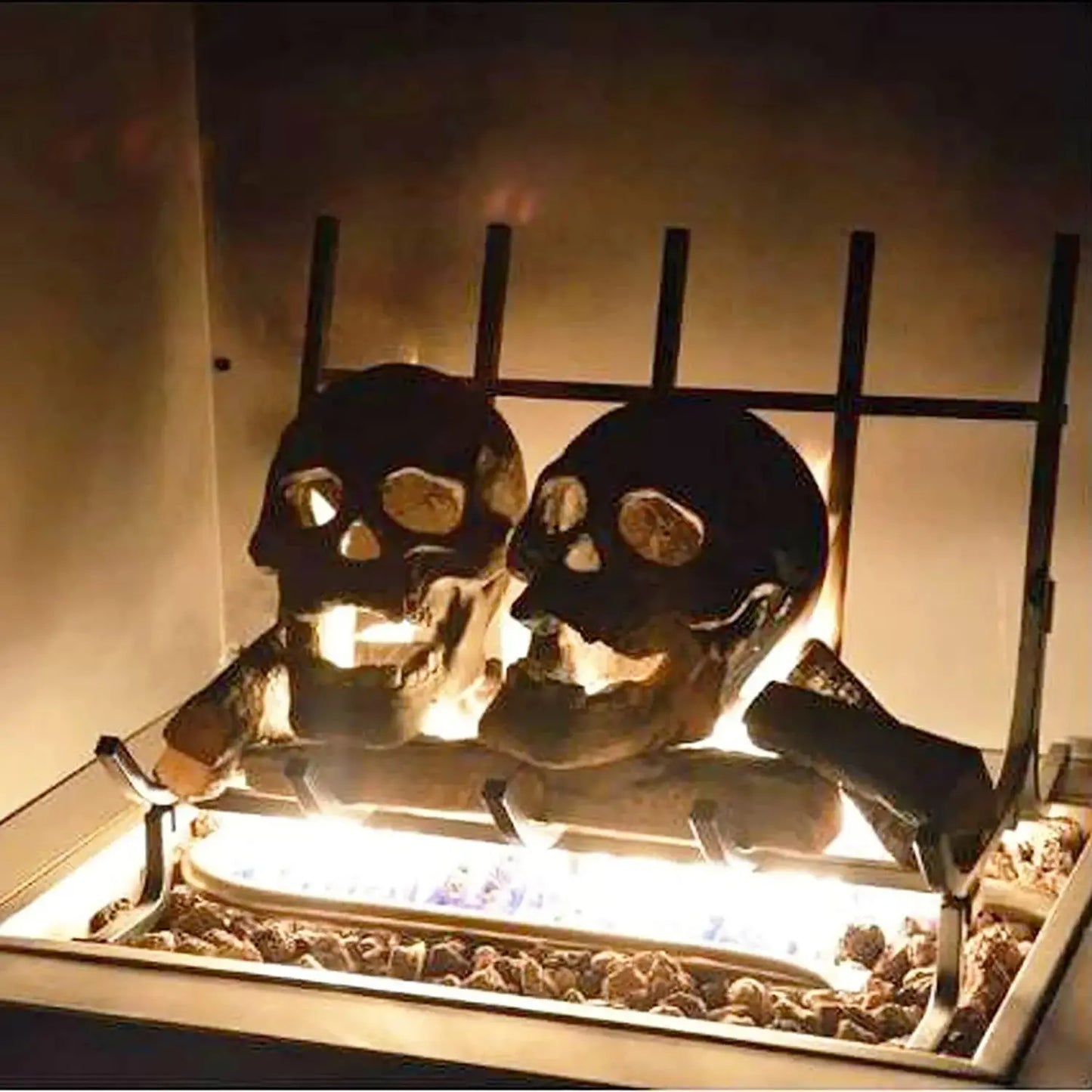 SkullFire Ornament – Vuurvast Schedelbeeldje van Hars voor Gothic & Halloween Decoratie