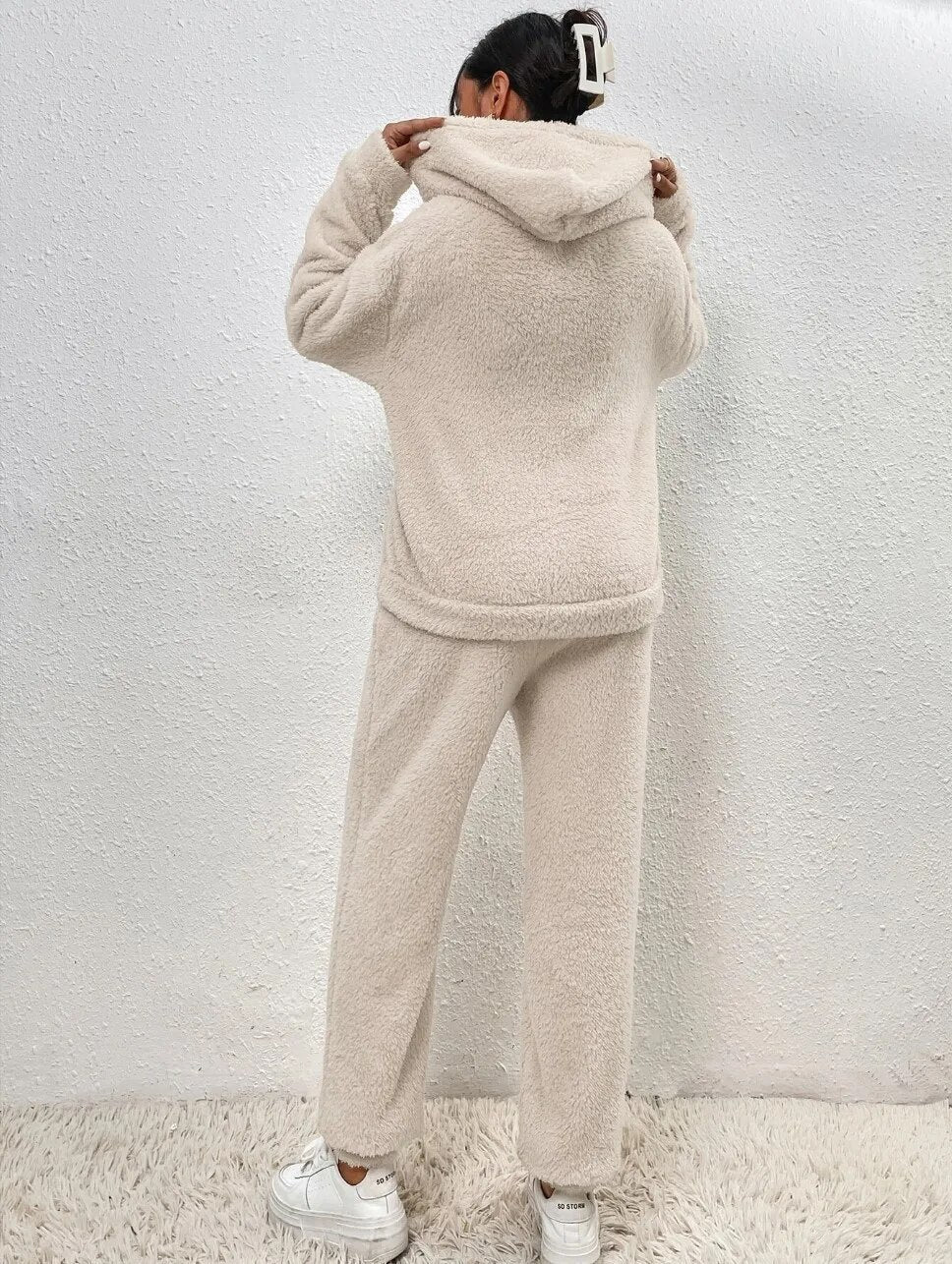 CozyTeddy Lounge Set – Warme Hoodie en Broek van Zachte Teddy-Stof met Kangoeroezak