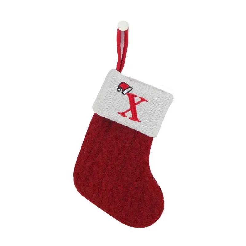 LetterJoy Gepersonaliseerde Kerstsok – Stoffen Kerstdecoratie met Initialen en Klassiek Ontwerp