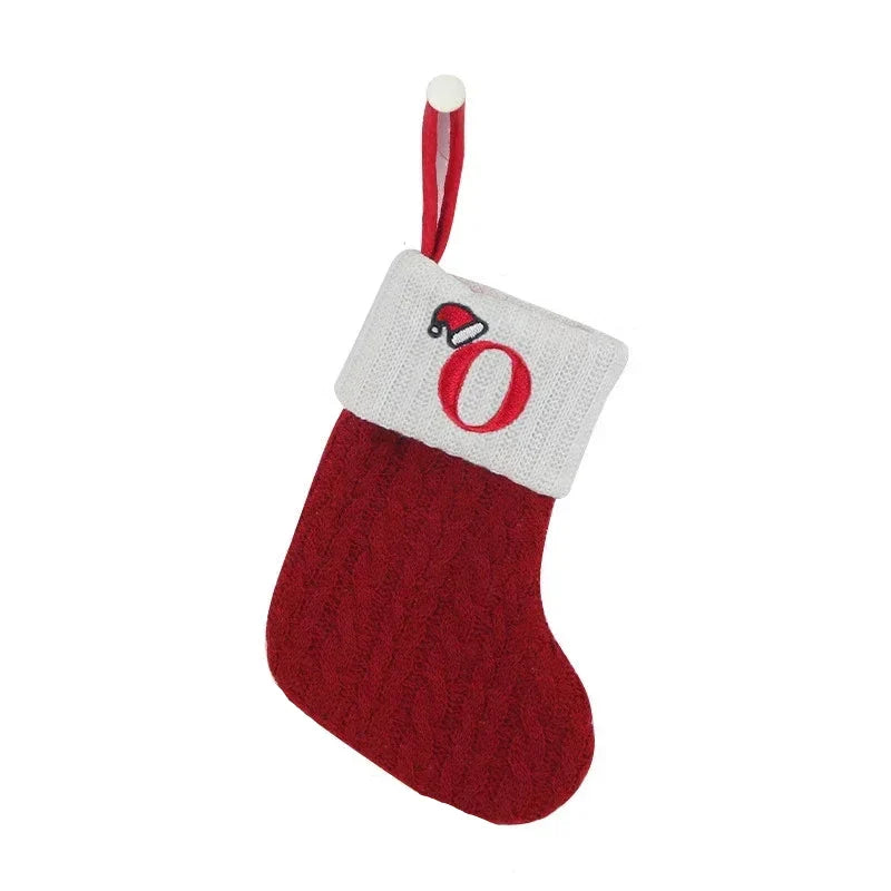 LetterJoy Gepersonaliseerde Kerstsok – Stoffen Kerstdecoratie met Initialen en Klassiek Ontwerp