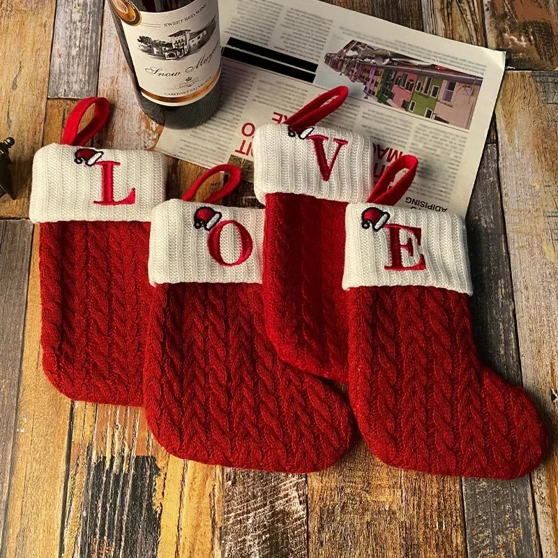 LetterJoy Gepersonaliseerde Kerstsok – Stoffen Kerstdecoratie met Initialen en Klassiek Ontwerp