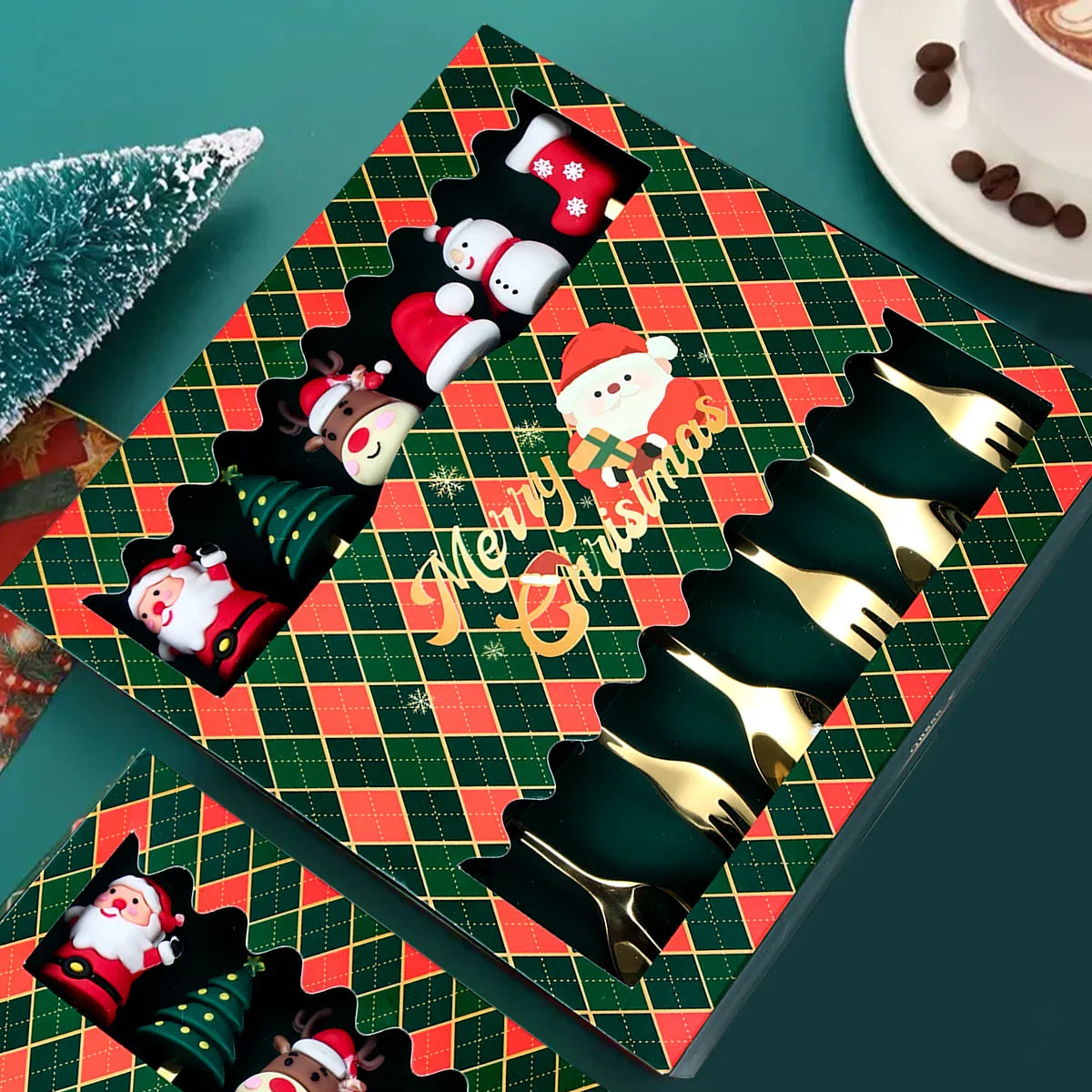 GoudFeest Kerst Bestekset – Luxe Gouden Lepel en Vork met Santa Claus Ontwerp