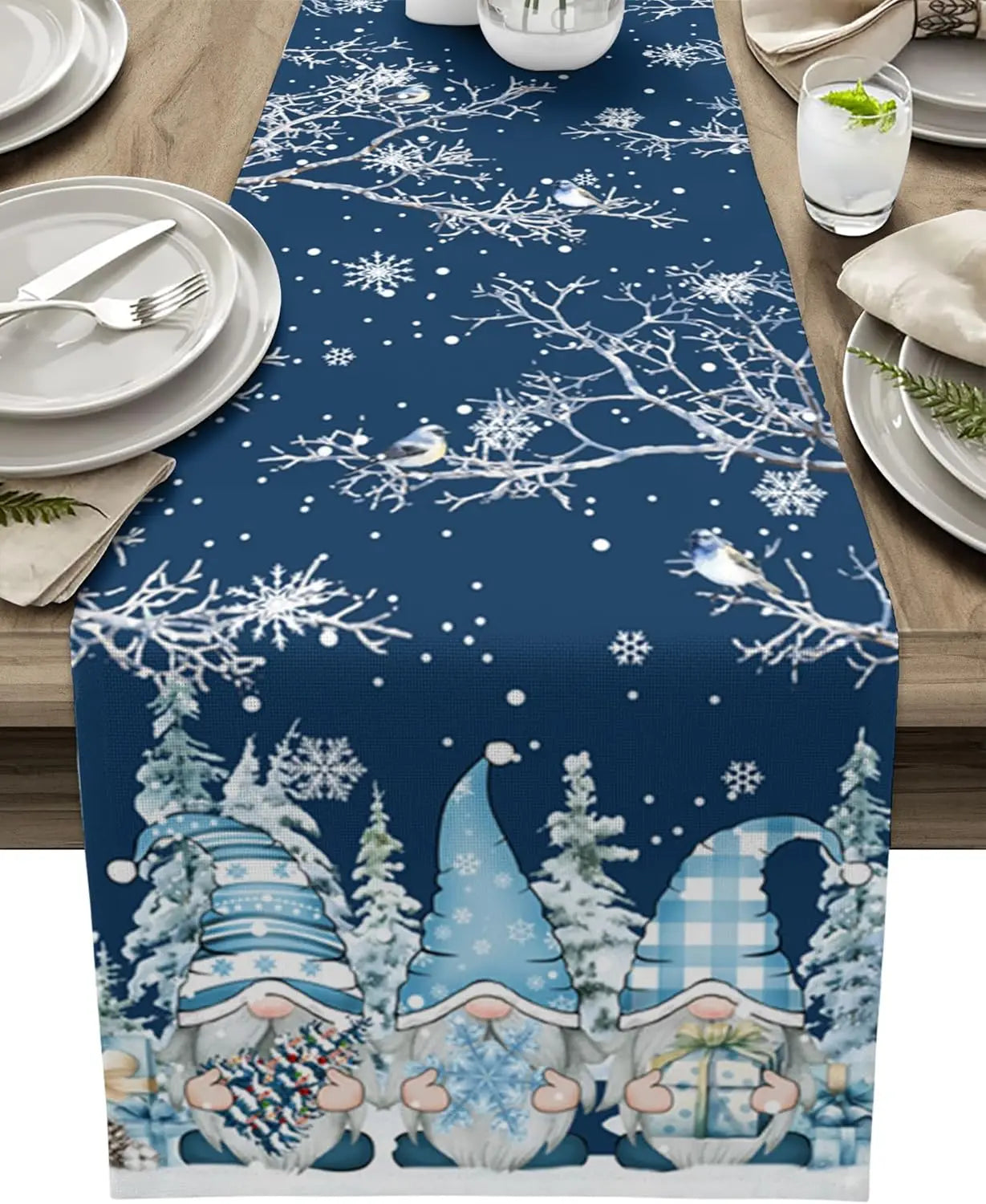SneeuwKabouter Kerst Tafelloper – Luxe Linnen Tafelloper met Sneeuwvlok en Kabouterdesign