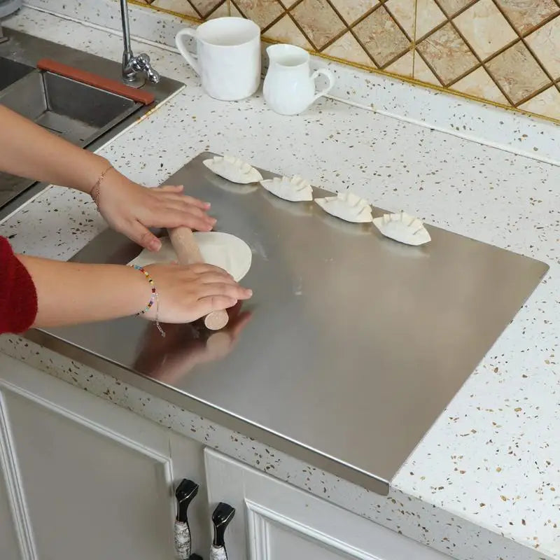 SliceGrip – Roestvrijstalen Snijplank met Antislip en Opstaande Rand