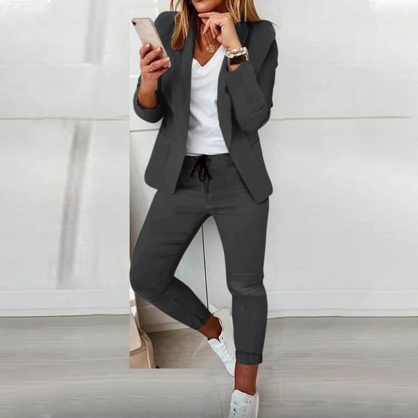 Stijlvolle Dames Set Lorina – Blazer en Broek in Tijdloos Joggingpak Design