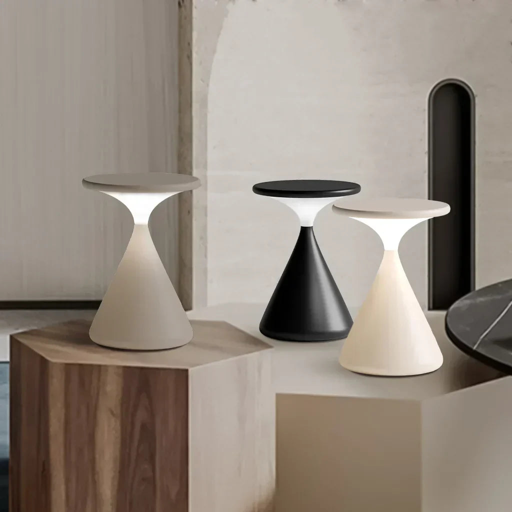 Draadloze Tafellamp met Dimbare LED – Zandloperdesign
