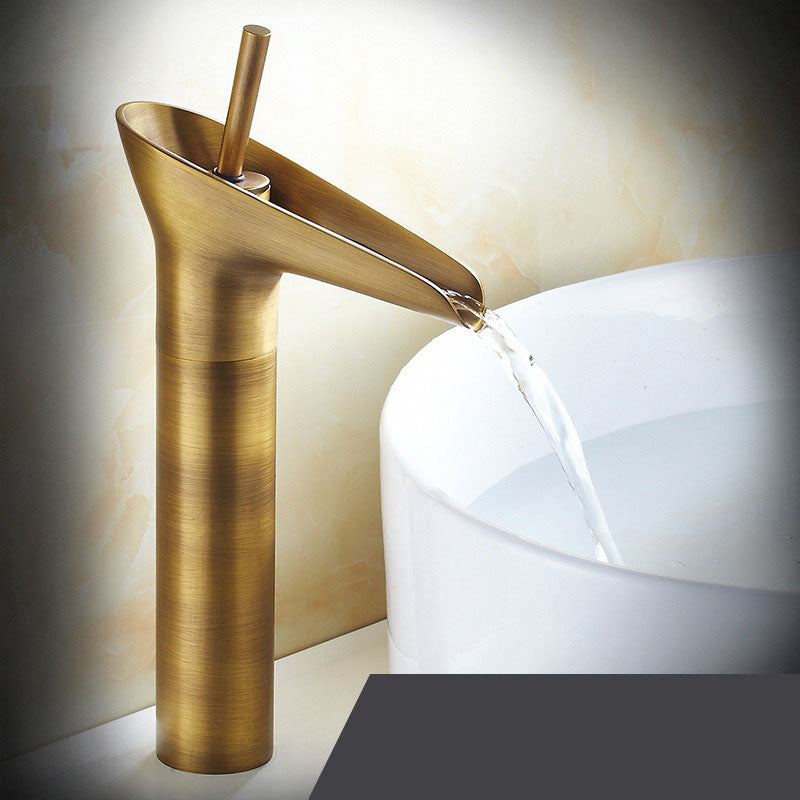 Antieke Messing Wastafelkraan - Watervaluitloop en Enkelvoudige Hendel
