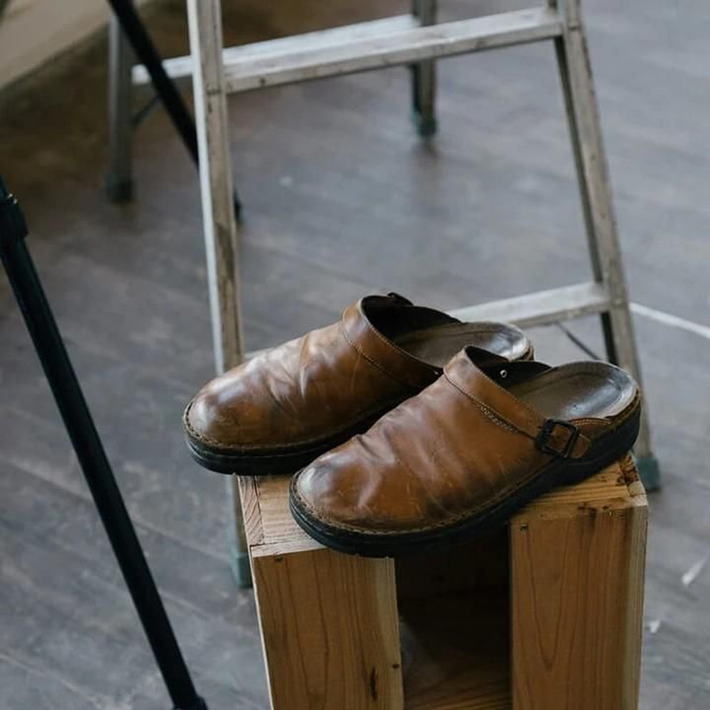 Luxe Herencomfortklompen van Leer – Verstelbaar en Duurzaam