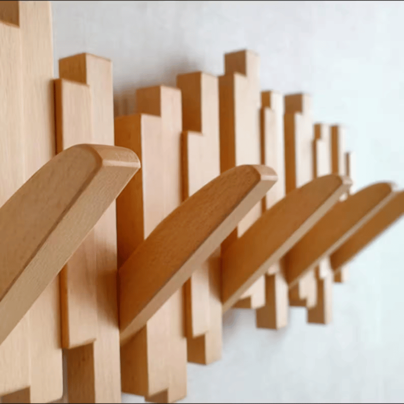 Houten Wandkapstok met Opklapbare Haken en Minimalistisch Design