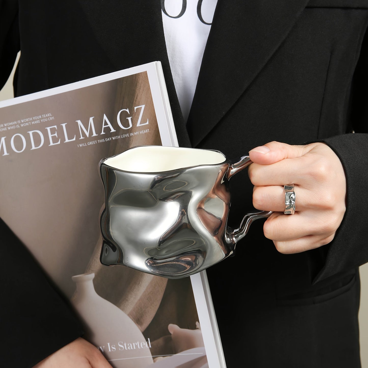 CreArt Mok – Handgemaakte Keramische Koffiemok met Uniek Gekreukeld Design