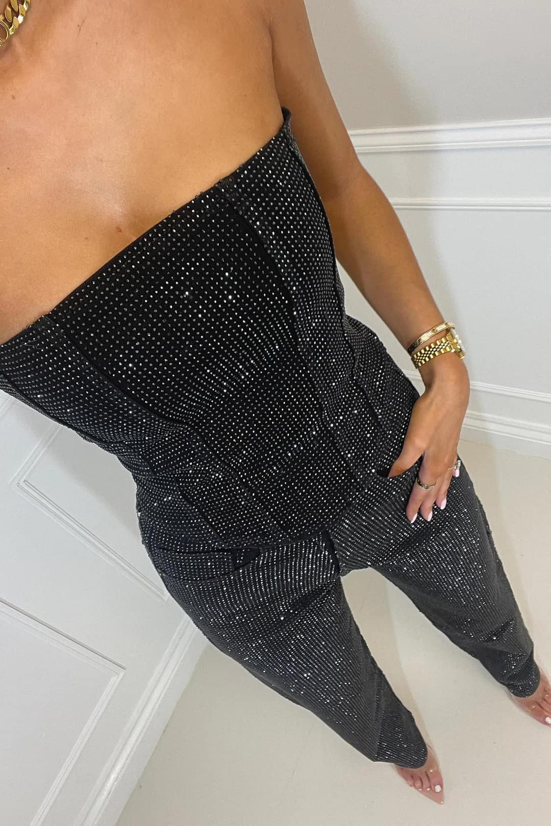 Liora Glitter Set – Glinsterende damesoutfit met top en hoge taille jeans