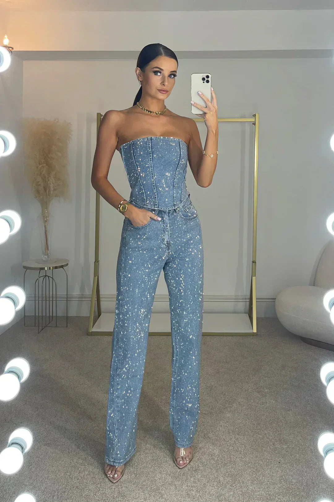 Liora Glitter Set – Glinsterende damesoutfit met top en hoge taille jeans