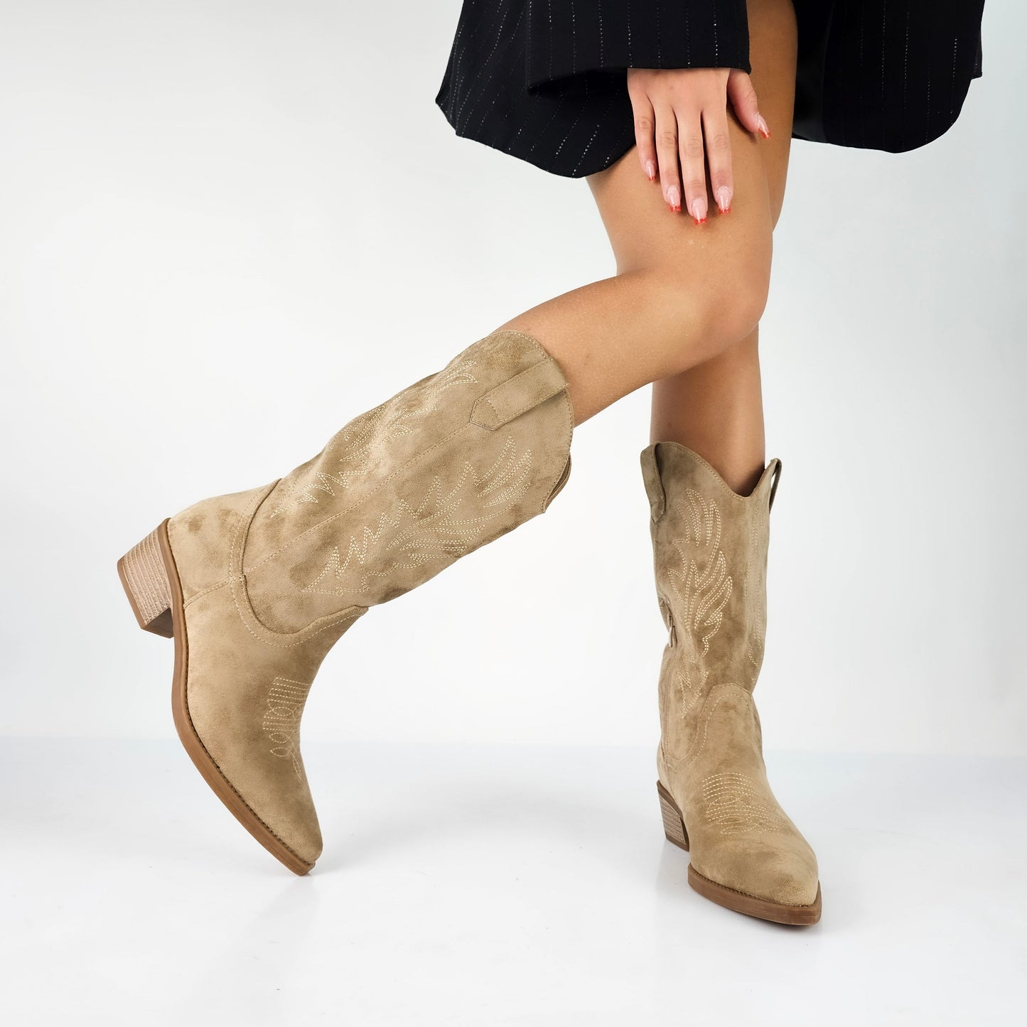 CityCowgirl Enkellaarsjes – Westerse Stijl met Moderne Blokhak