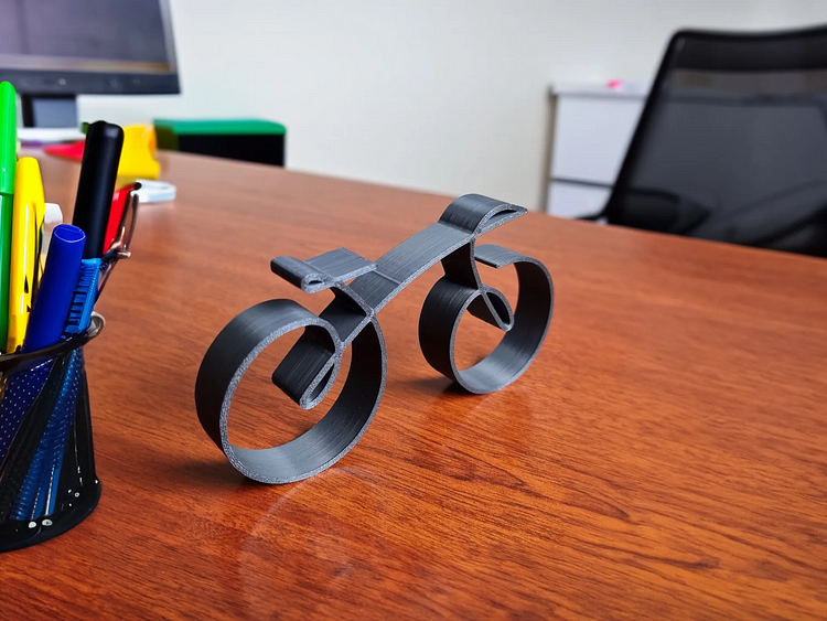 VeloWire Fietssilhouet – Minimalistische Metalen Wanddecoratie voor Fietsers