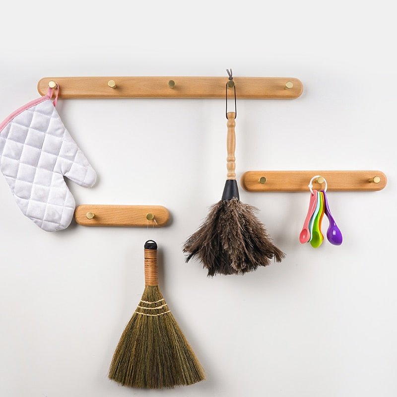 WandHout – Minimalistische houten wandkapstok met messing haken