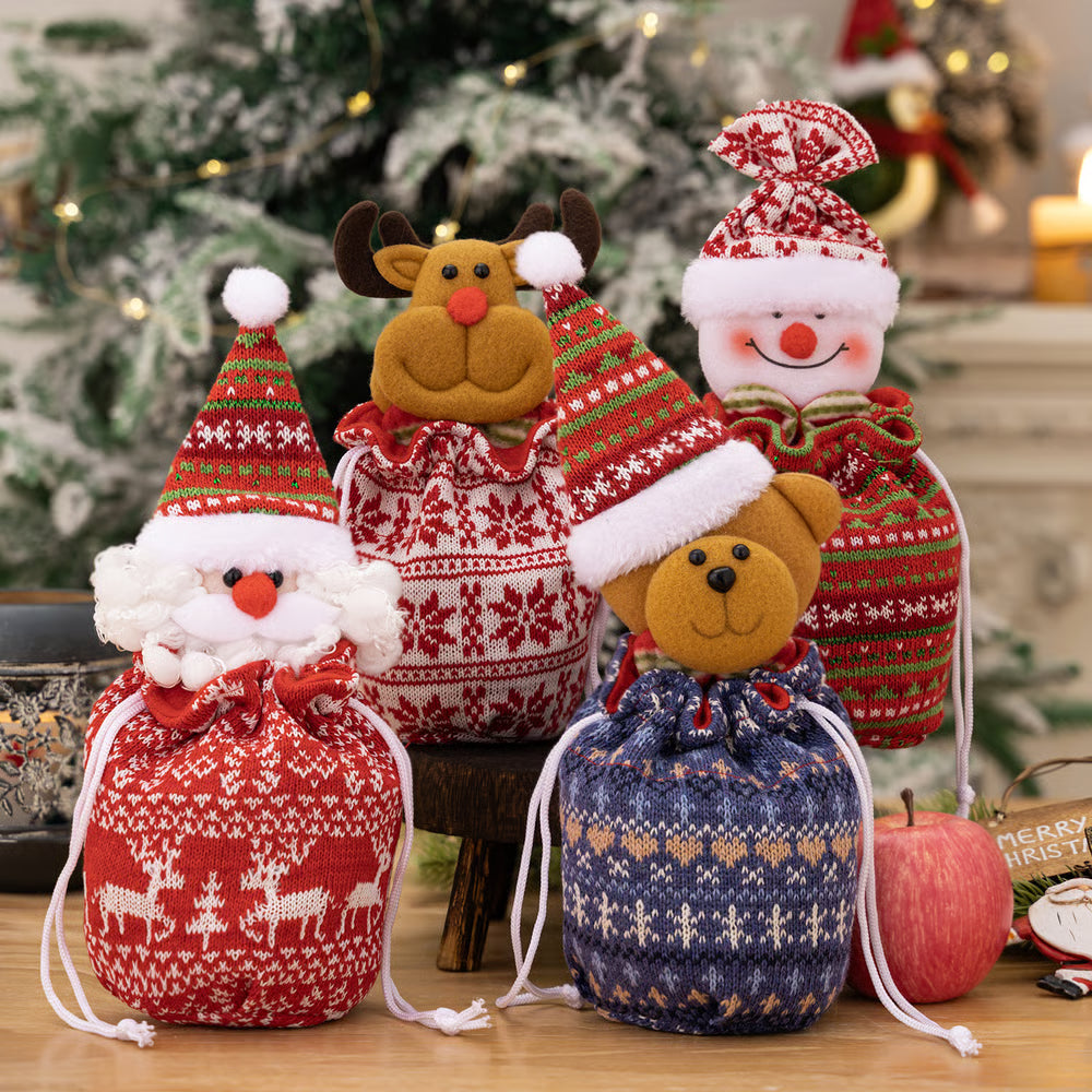 KnitJoy Kerstcadeauzak met Pop – Herbruikbare Gebreide Cadeauzak voor Kinderen