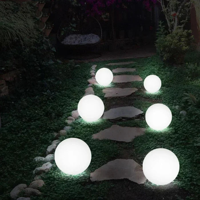 AuraKleur tuinbol LED-verlichting – 16 kleuren – Draadloos, weerbestendig en sfeervol voor tuin, terras en feest