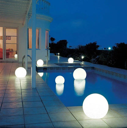 AuraKleur tuinbol LED-verlichting – 16 kleuren – Draadloos, weerbestendig en sfeervol voor tuin, terras en feest