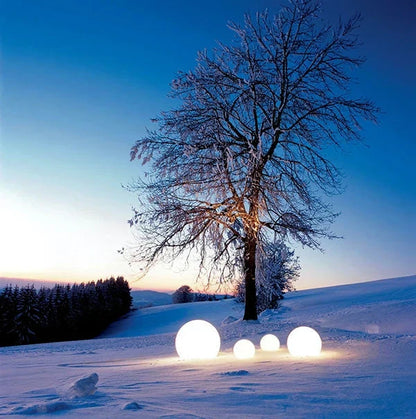 AuraKleur tuinbol LED-verlichting – 16 kleuren – Draadloos, weerbestendig en sfeervol voor tuin, terras en feest