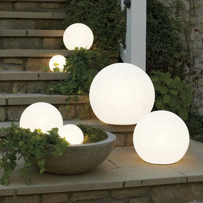 AuraKleur tuinbol LED-verlichting – 16 kleuren – Draadloos, weerbestendig en sfeervol voor tuin, terras en feest