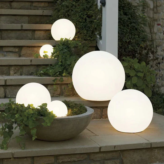 AuraKleur tuinbol LED-verlichting – 16 kleuren – Draadloos, weerbestendig en sfeervol voor tuin, terras en feest