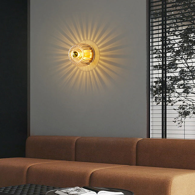 BrassRay Wand- en Plafondlamp – Luxe Zonvormige Lamp van Koper & Glas