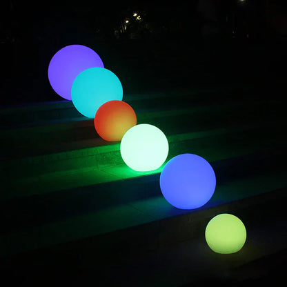 AuraKleur tuinbol LED-verlichting – 16 kleuren – Draadloos, weerbestendig en sfeervol voor tuin, terras en feest