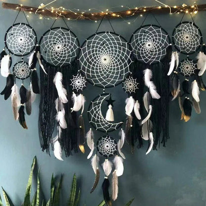 Macramé Dromenvanger met Maan en Veren - Bohemian Wanddecoratie