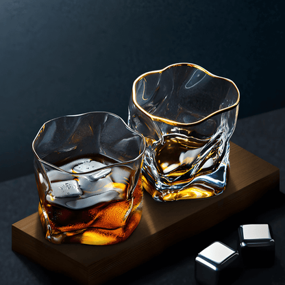 Japans Kristallen Whiskyglas met Goudaccent – Premium Reliëfstructuur
