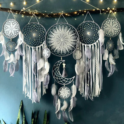 Macramé Dromenvanger met Maan en Veren - Bohemian Wanddecoratie