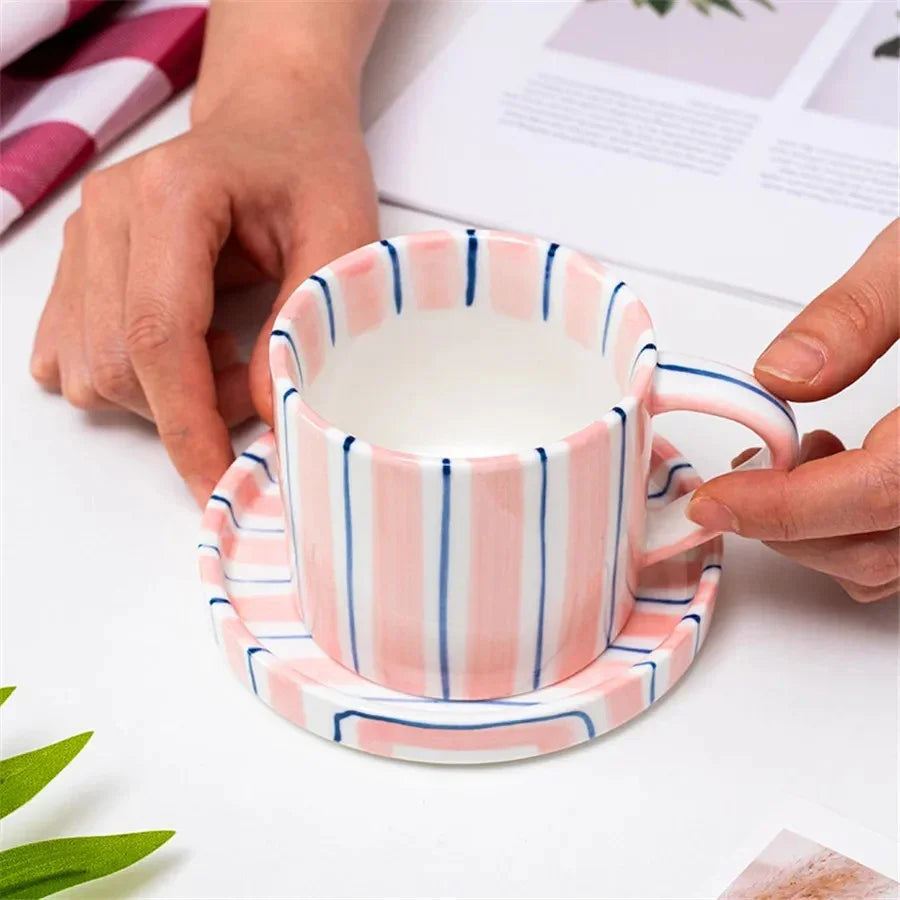 Gestreepte Retro Koffiemok met Schotel - Handgeschilderd Porselein