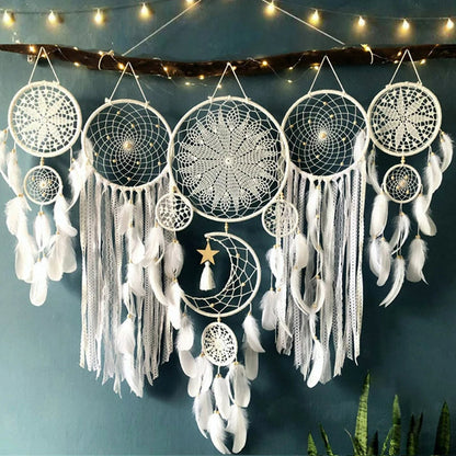 Macramé Dromenvanger met Maan en Veren - Bohemian Wanddecoratie