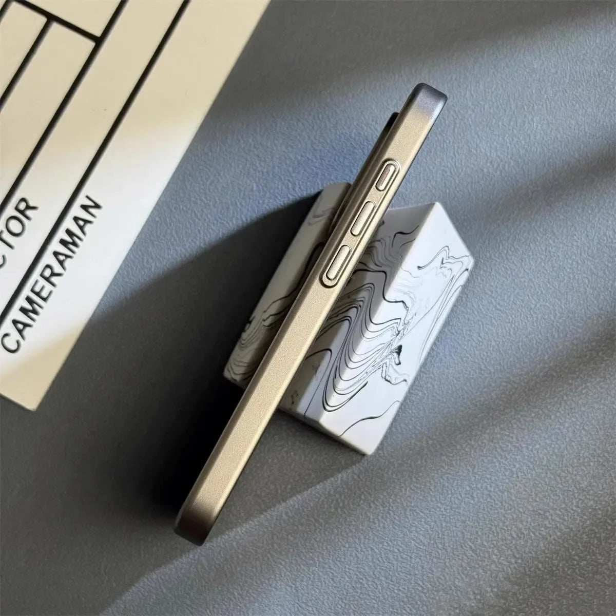NoviroaShield | Ultra-Dunne Schokbestendige Telefoonhoes met Valbescherming