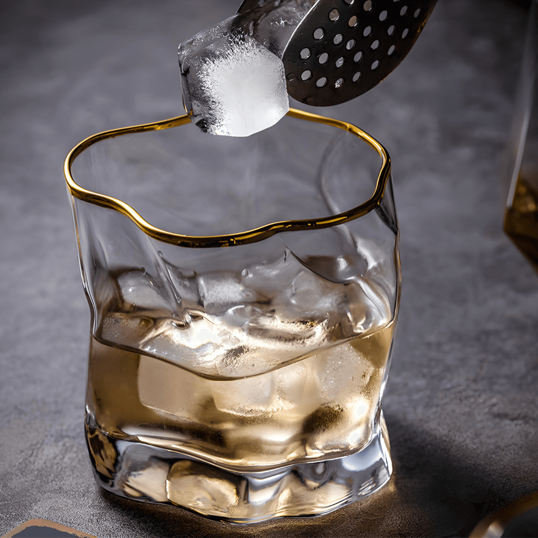 Japans Kristallen Whiskyglas met Goudaccent – Premium Reliëfstructuur