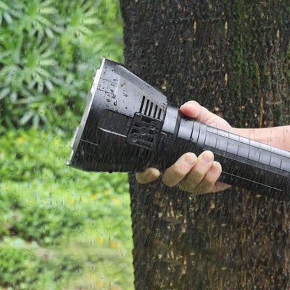 Professionele High-Performance LED-Zaklamp met Actieve Koeling | 100.000 Lumen | 2.350m Bereik | 18x CREE XHP70.2 | OLED-Display | IP68