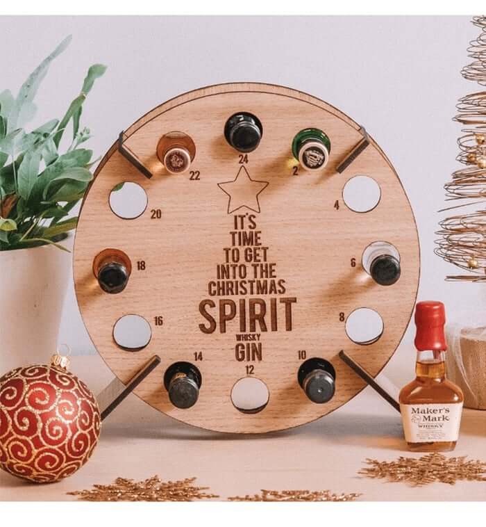 Adventskalender van hout | Kerstboomvorm | Vulbaar met bier, wijn & mini-flesjes