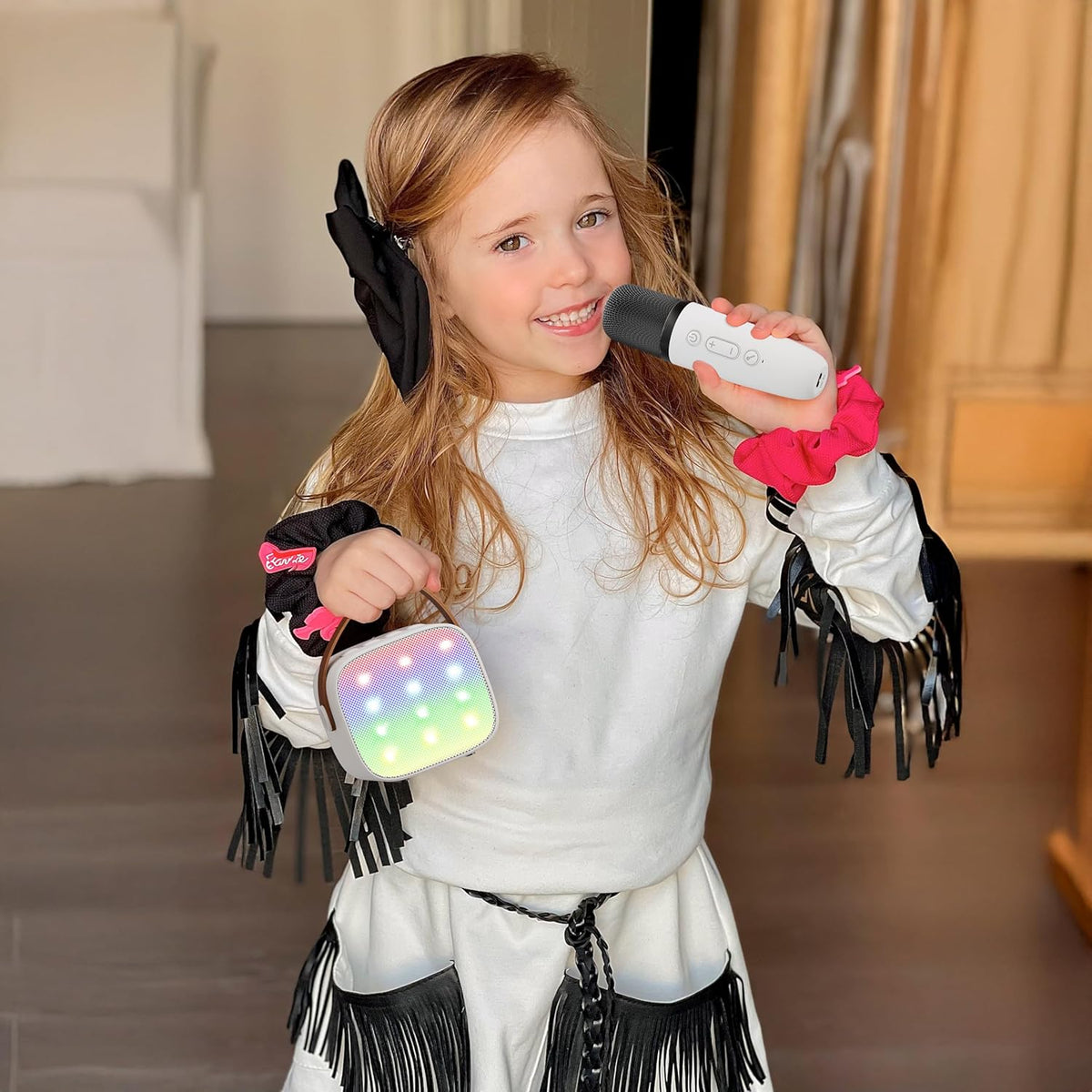 Skanto | Draagbare Mini-Karaoke-machine met Bluetooth-luidspreker en 2 Draadloze Microfoons – Veylo