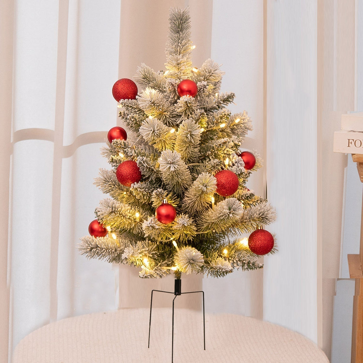 Kerst urn decoratie met LED-lampen | Realistische den takken & bessen | Binnen- en buitengebruik