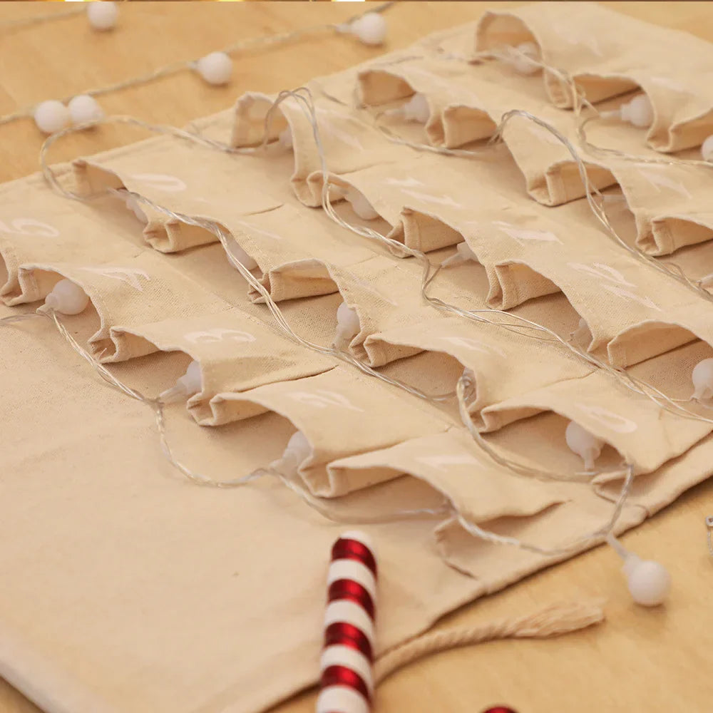 Katoenen Adventskalender met 24 Zakjes – Duurzame & Herbruikbare Kerstdecoratie