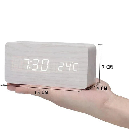 Houten LED-wekker met spraakbesturing en helderheidsregeling