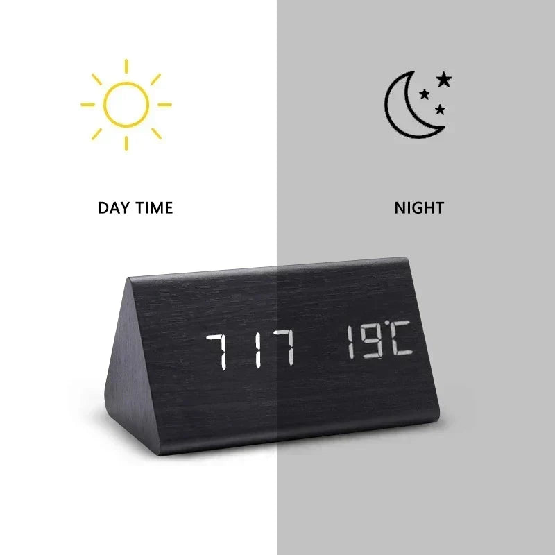 Houten LED-wekker met spraakbesturing en helderheidsregeling