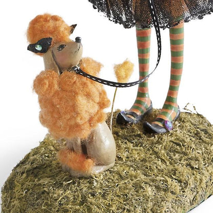 Betoverde Heks Harsfiguur - Handgemaakte Halloween Decoratie met Intricate Details